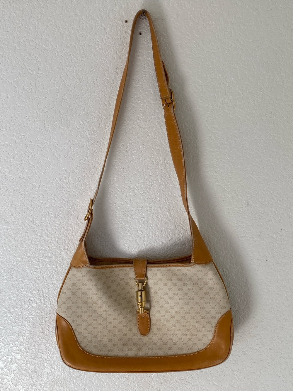 Gucci Vintage Jackie Shoulder Bag with Piston Type Lock.